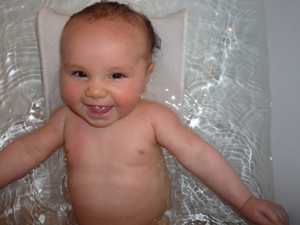 19 Feb Felix bath.jpg